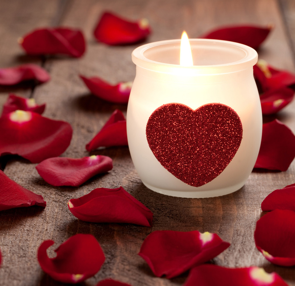 浪漫情人节蜡烛装点你的餐桌_建设工程教育网