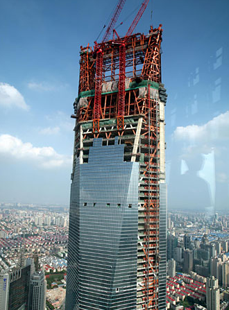 上海环球金融中心施工过程中巨型斜撑安装是如何做的