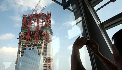上海环球金融中心施工过程中巨型斜撑安装是如何做的