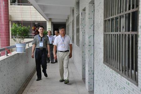 巡考组巡查考场秩序